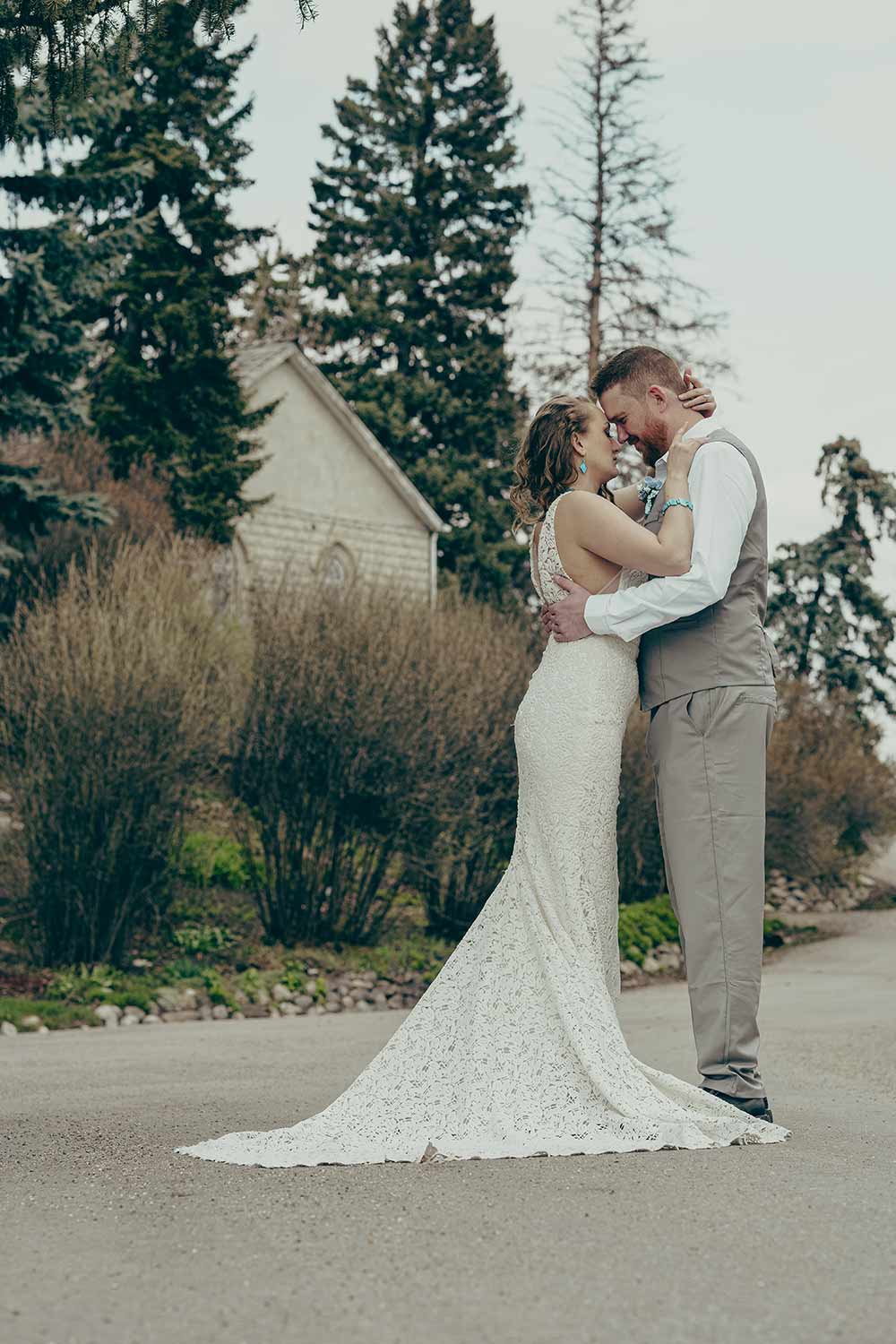 Wedding photographer in Calgary
